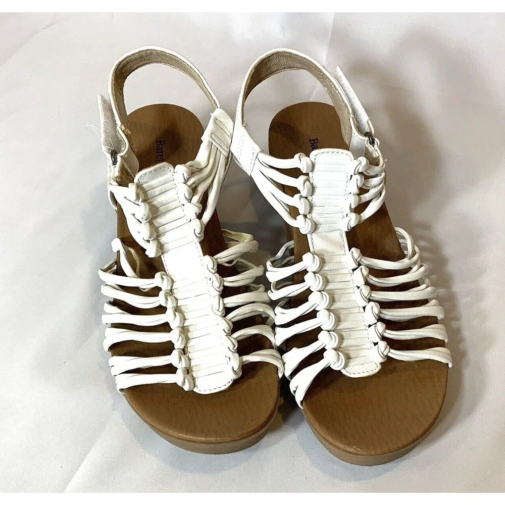 Baretraps Sandals Womens 8 Medium White Comfort Wedge Faux‎ Leather Carrie